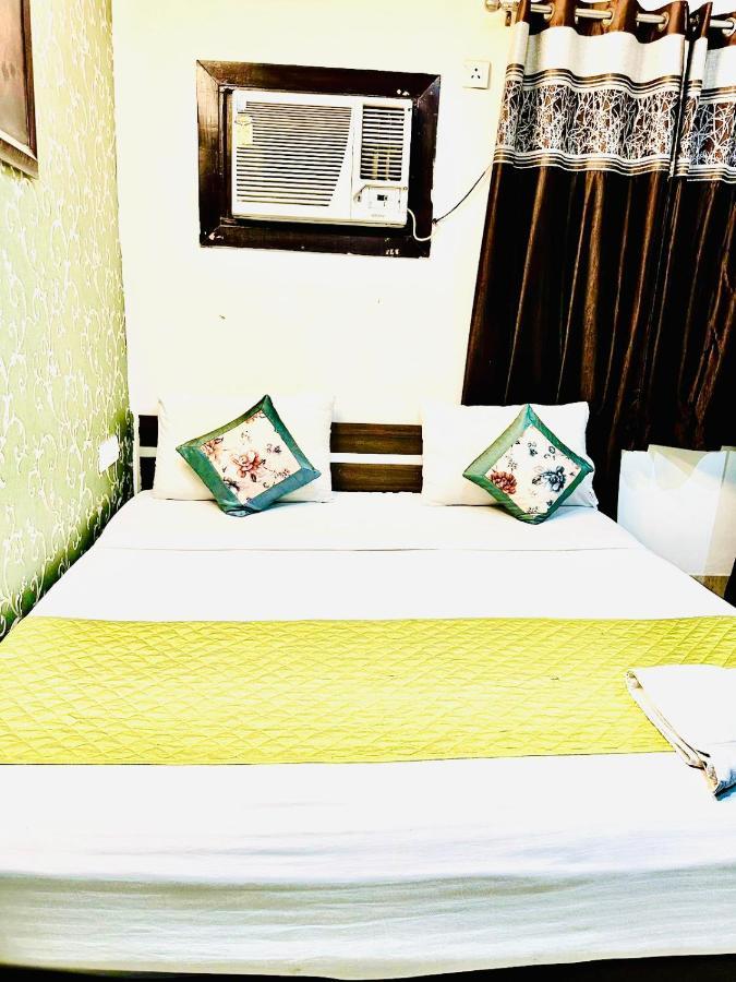 Hotel Square Plaza At Airport New Delhi Bagian luar foto
