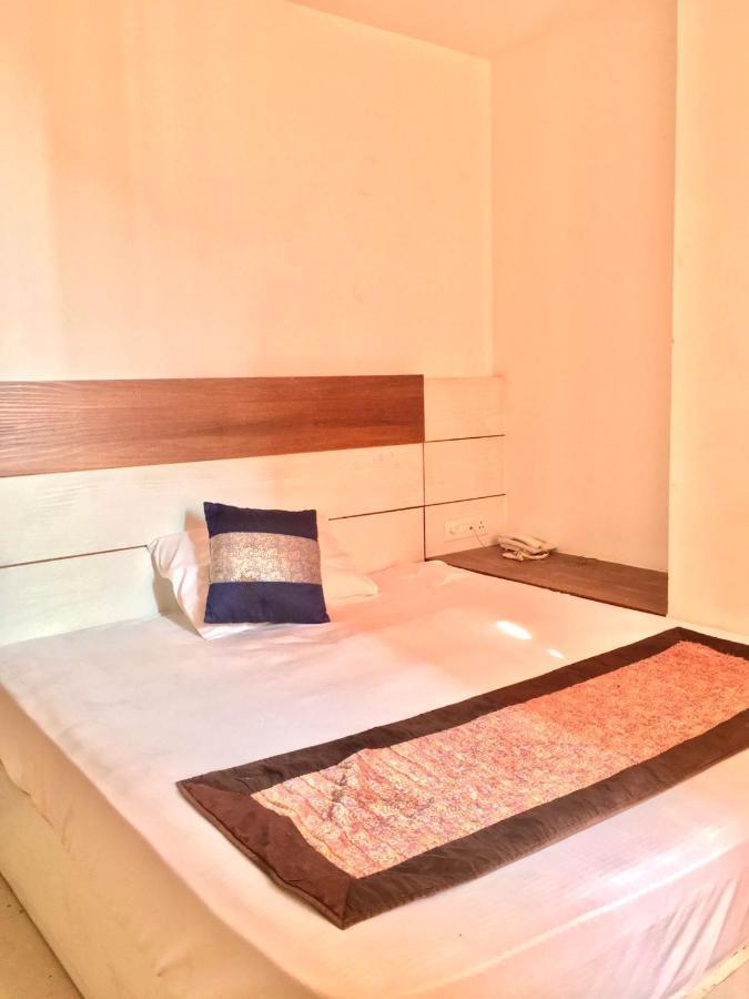 Hotel Square Plaza At Airport New Delhi Bagian luar foto